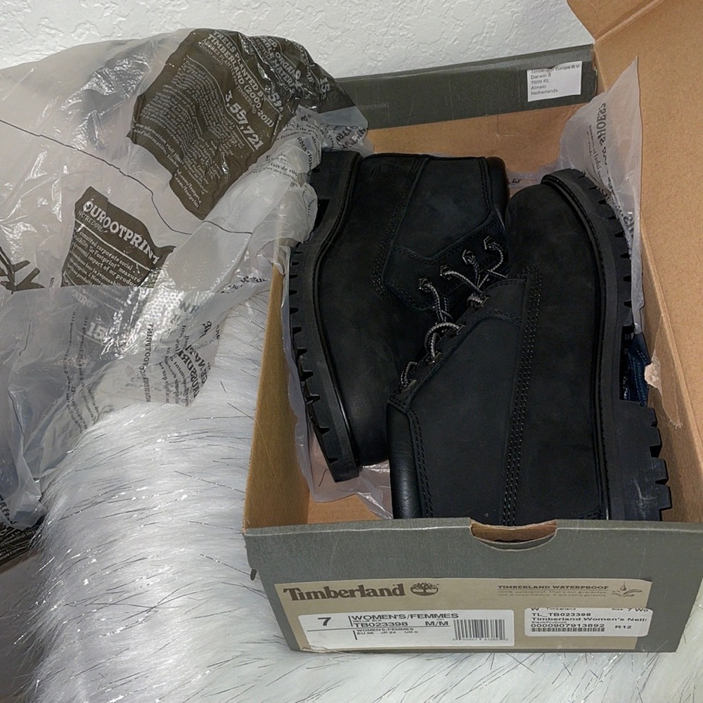 Timberland Nellie Black Boots - Picture 9 of 9